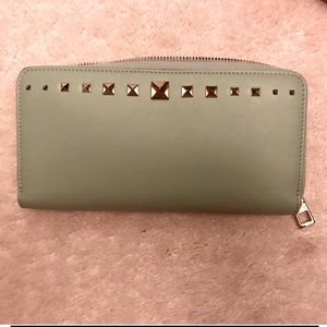 Valentino Garavani leather wallet.